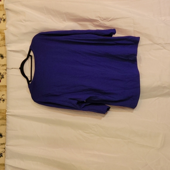 Coldwater Creek Women's Top w/ Gold Sequence Size 2X - Picture 2 of 7